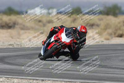 media/Oct-13-2025-Moto Forza (Mon) [[a66d839500]]/3-B Group/Session 3 (Turn 16)/